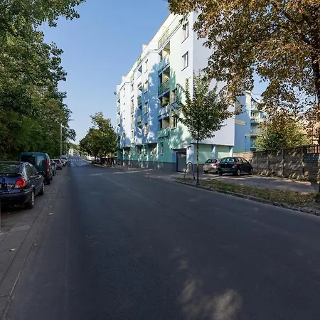 Robocza By Renters Apartmán *