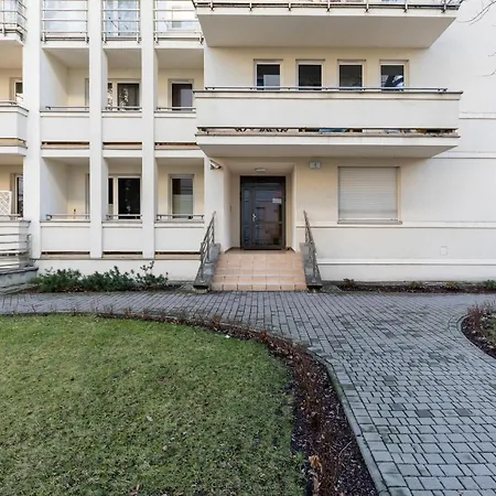Robocza By Renters Apartmán